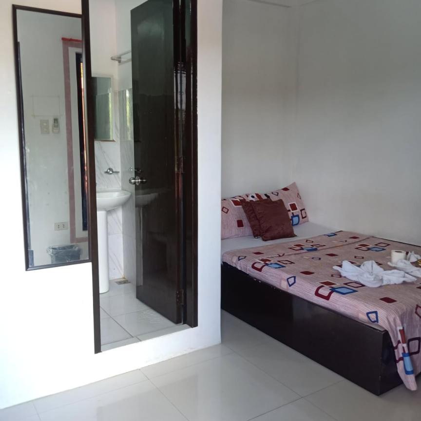 Chelle'S Apartelle-Inn El Nido Luaran gambar